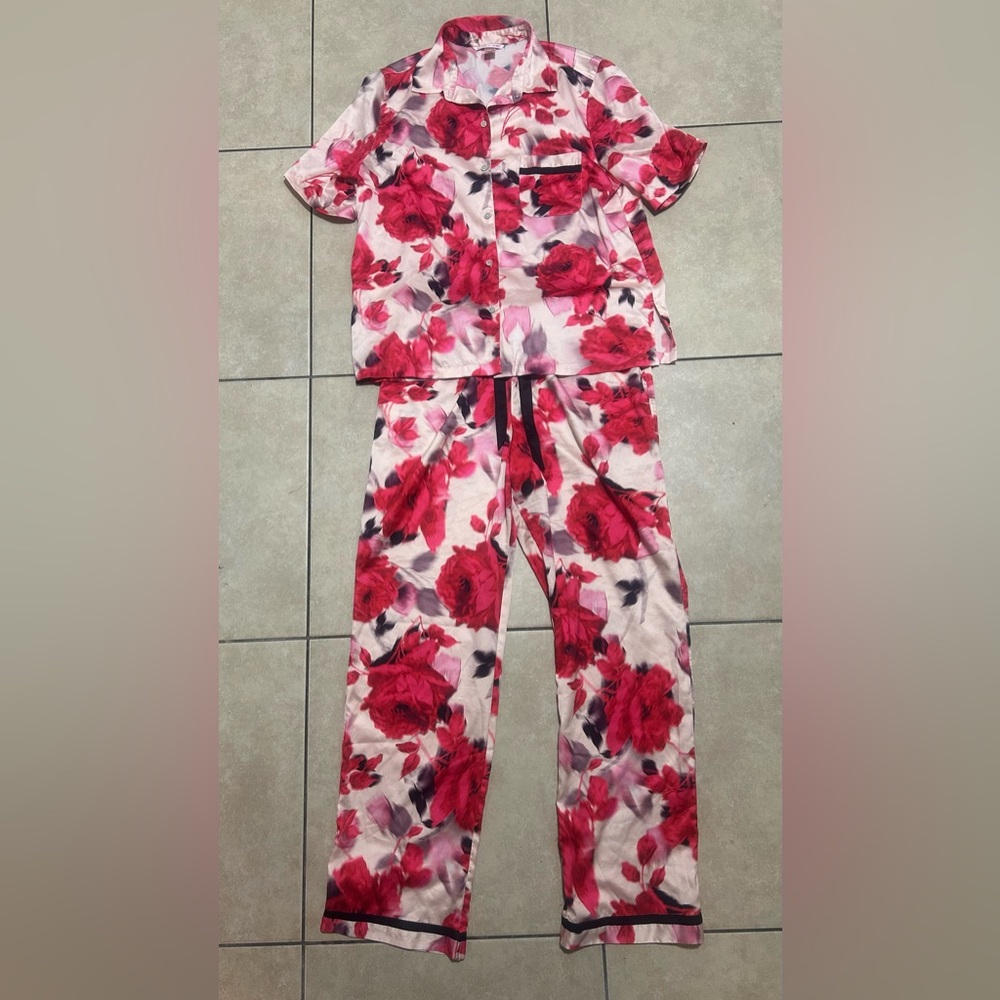 Victoria's Secret Red Floral women’s   Pajama Set 0111